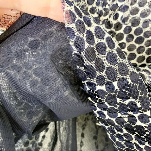 Chico’s NEW Dot Lace Tiered Long Sheer Sleeve Blouse Top Midnight Blue Size 8 - Picture 6 of 10